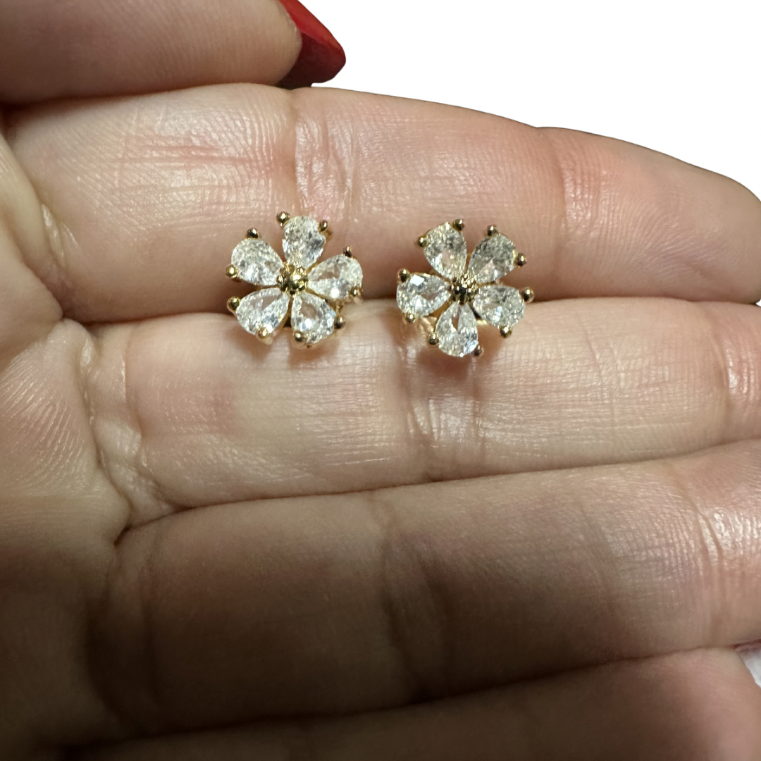 Brinco flor zircônia em gota Premium