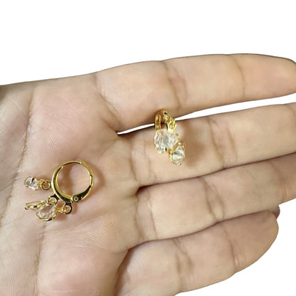 Argolinha Click com três corações em zircônia pendurada Premium