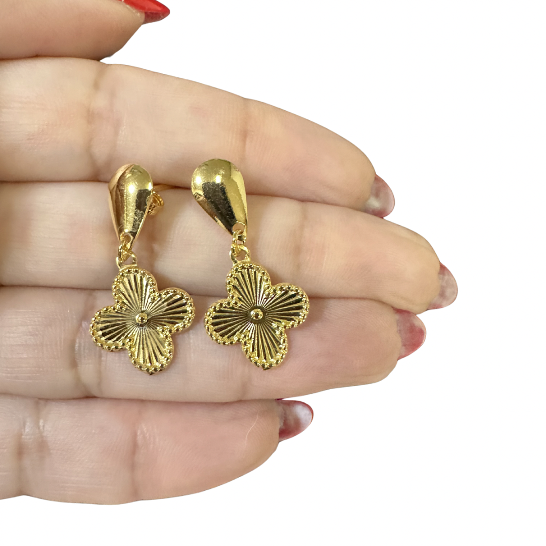 Brinco gota trevo diamantado Premium