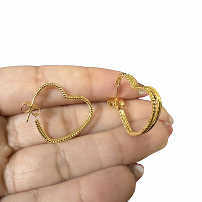 Brinco argola coração dois fios torcidos Premium