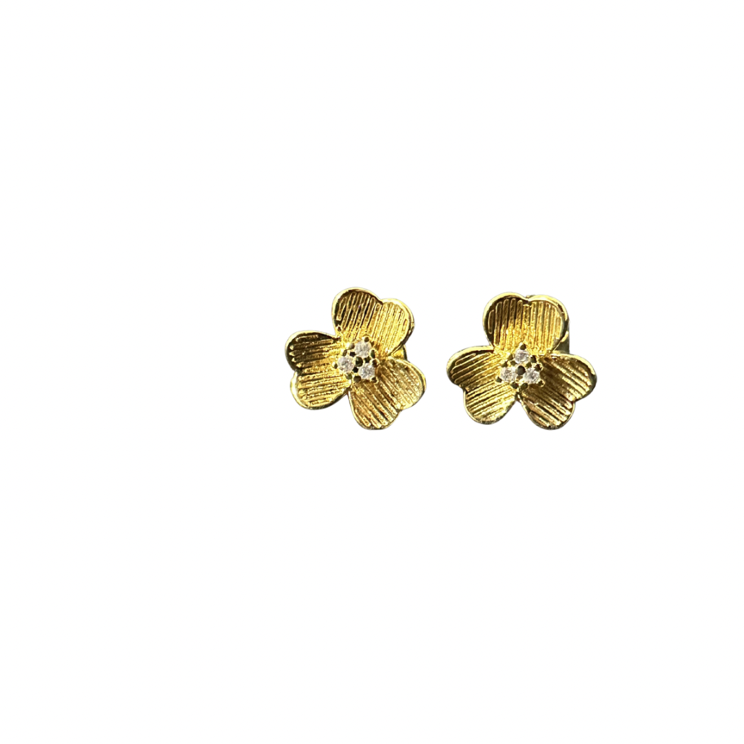 Brinco flor três pétalas texturizada Premium